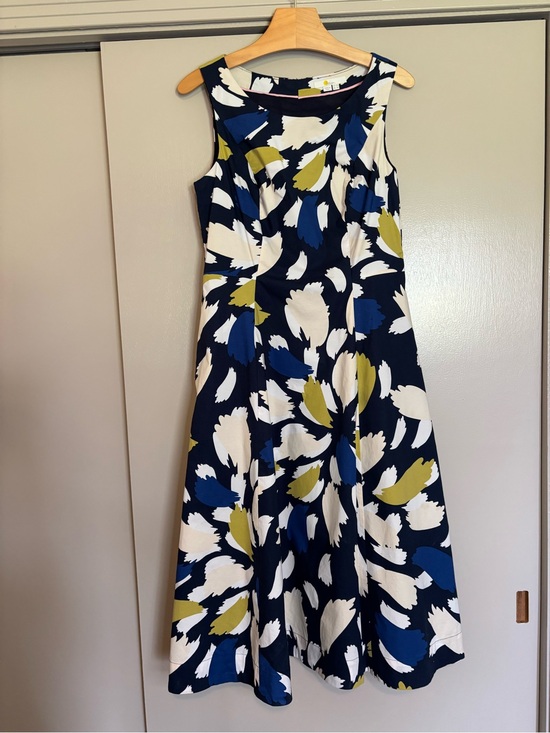 Boden Dresses & Skirts - Boden Sleeveless Navy Floral A-Line Dress with White, Blue & Olive Print size 8